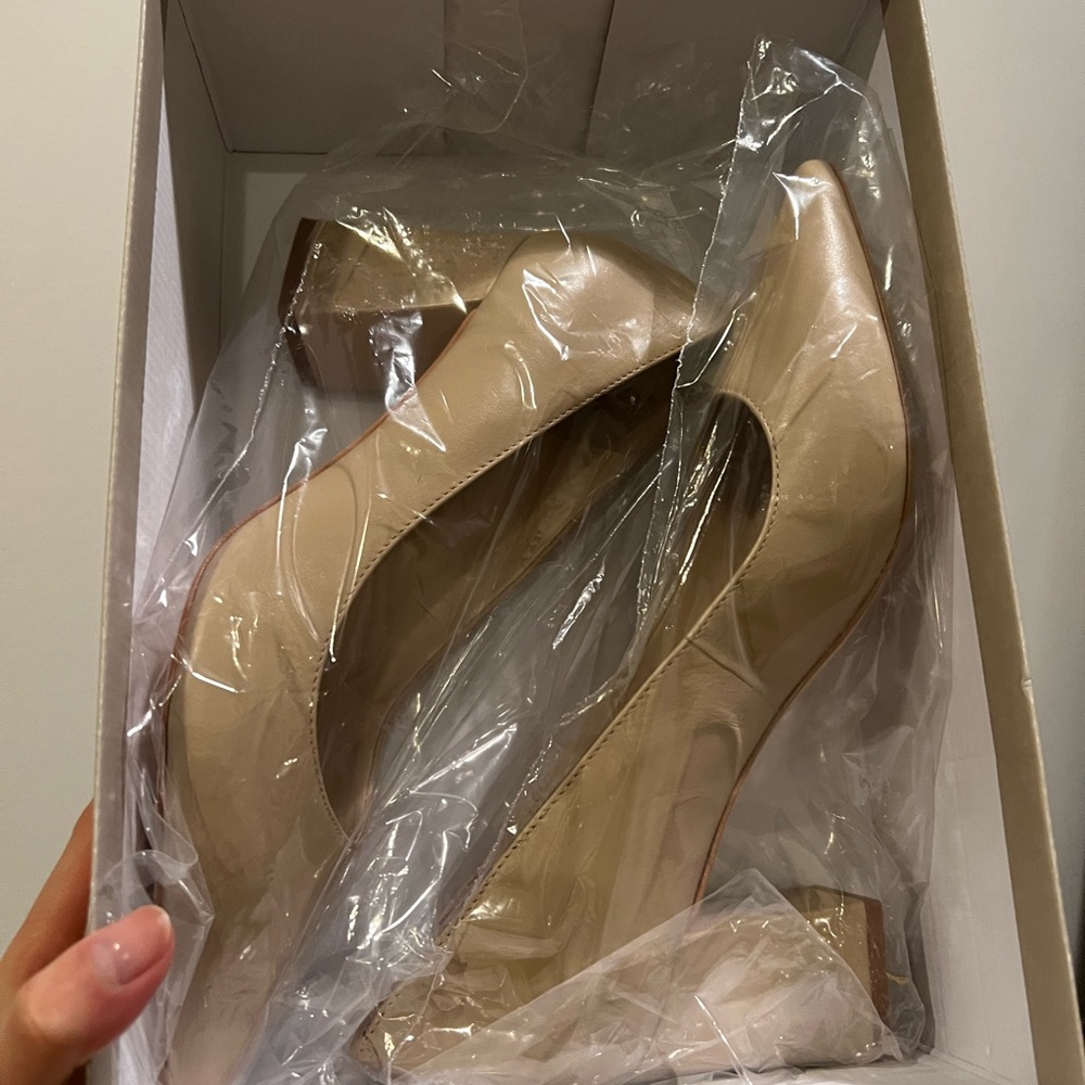 Brand new Marc Fisher Nude Pumps!